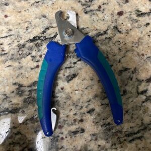 Blue and Green Pet Nail Clippers